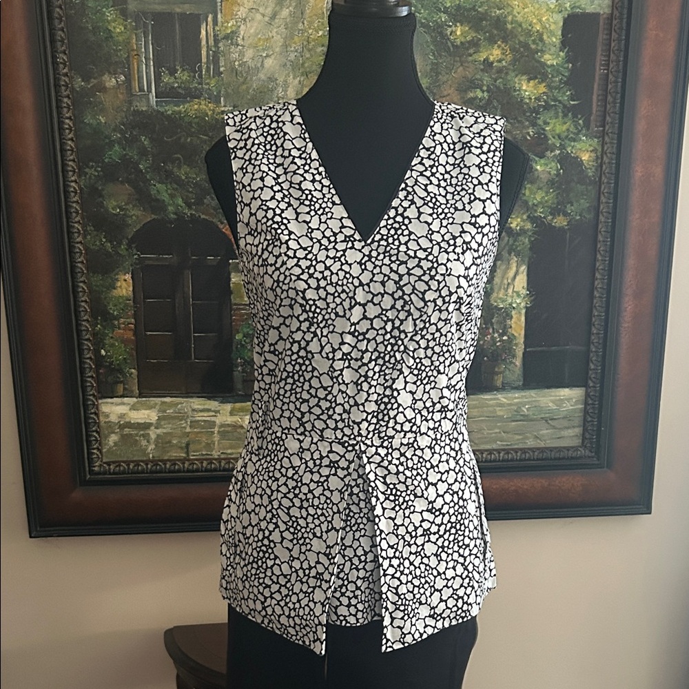 Marni Black and White Patterned Sleeveless Blouse